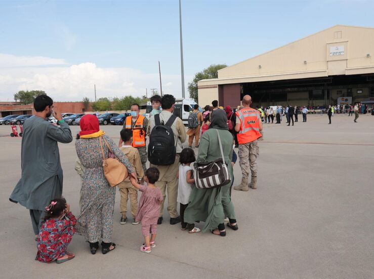 El Gobierno de Espaa acoge en Extremadura a 18 refugiados afganos