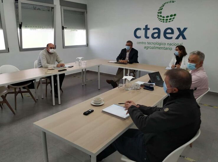 El director general de Sostenibilidad visita el CTAEX