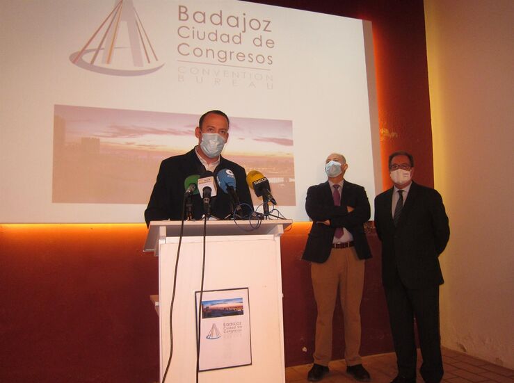 El Ayuntamiento recoge en un dossier las potenciales de Badajoz como Ciudad de Congresos