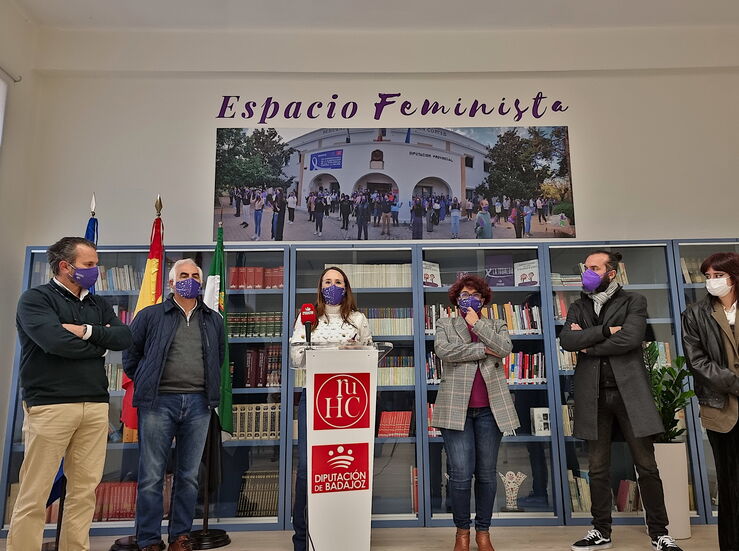 Residencia Universitaria Hernn Corts de Badajoz abre una biblioteca feminista