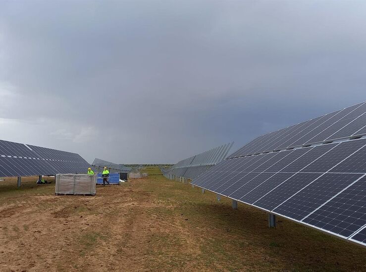 Endesa pone en marcha ocho plantas solares en la provincia de Badajoz 