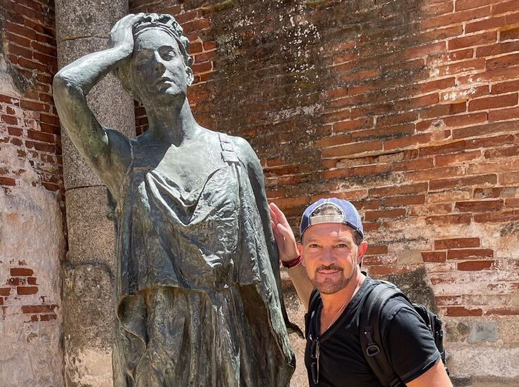 El actor Antonio Banderas visita el Teatro Romano de Mrida