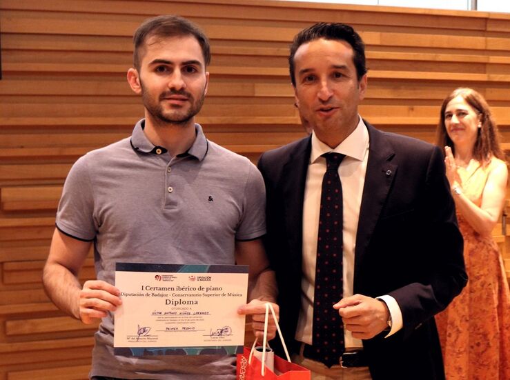 Vctor Antonio Nez gana el I Certamen Ibrico de Piano de la Diputacin de Badajoz 