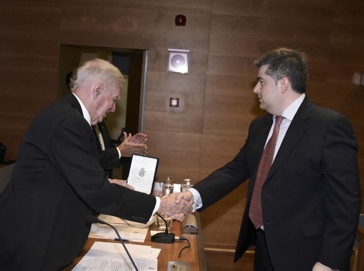 Csar Medina recibe el premio Agustn de Betancourt y Juan Lpez de Pealver de Ingeniera