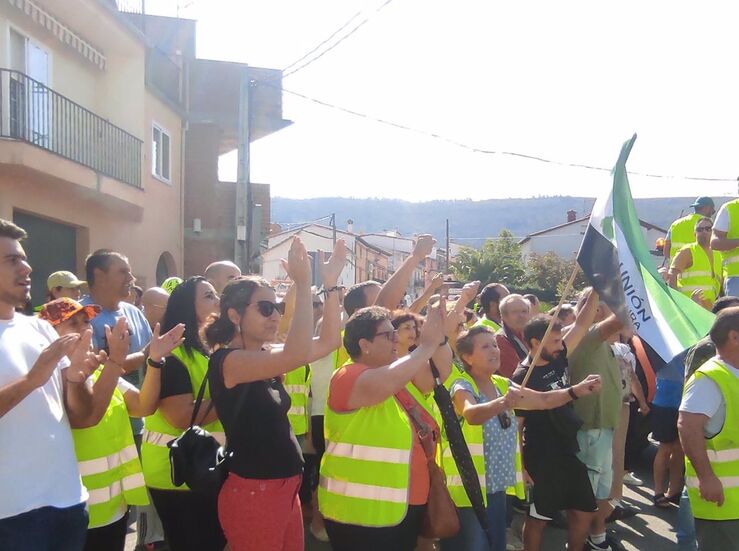 Unidas por Extremadura secunda la protesta de agricultores del norte cacereo 