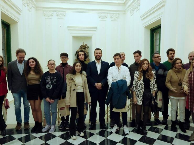 Ayuntamiento Cceres reconoce esfuerzo alumnado galardonado por sus expedientes acadmicos