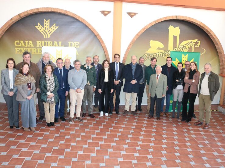 Caja Rural muestra su apoyo a instituciones ganaderas extremeas para afrontar los retos