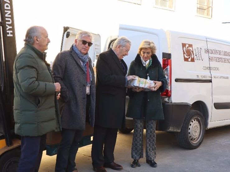 Fundaciones CB e Ibercaja donan alimentos al comedor San Vicente de Pal de Badajoz