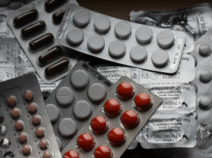 UCE alerta de riesgos econmicos y para salud de medicamentos falsos comprados en Internet