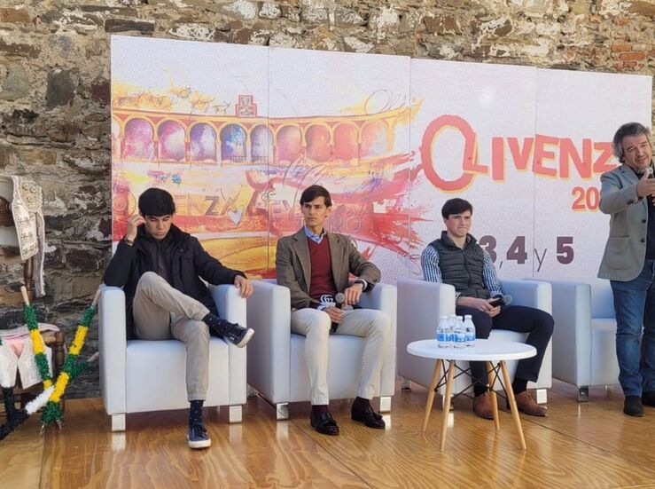 Novilleros de la Escuela de Badajoz explican su debut en la Feria del Toro de Olivenza