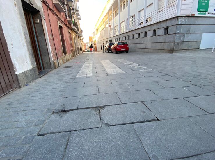 Cabezas pide al Gobierno local de Badajoz que repare la calle Jos Lanot