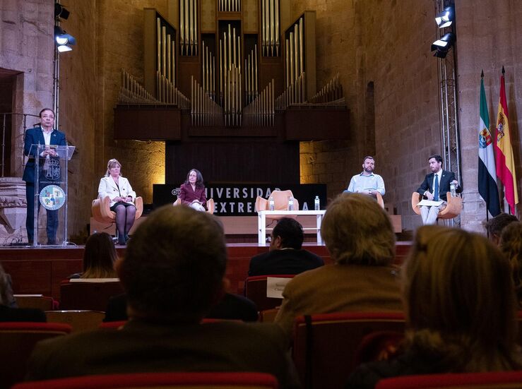 Cceres acoge Congreso con expertos nacionales e internacionales en Derecho Constitucional