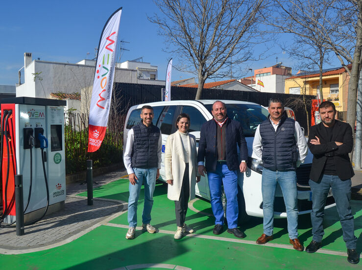 Diputacin de Badajoz incorpora dos nuevas furgonetas elctricas a su flota de vehculos