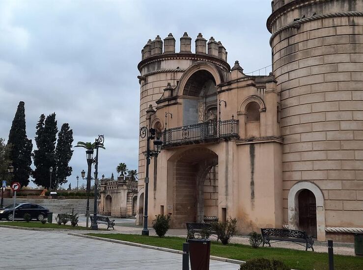 Monumentos de Badajoz como Puerta Palmas abrirn con motivo del festivo del 19 marzo