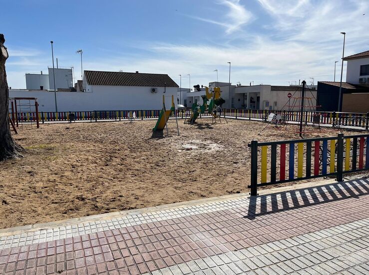 PSOE Badajoz Nuevo parque de Villafranco es impracticable cuando llueve por suelo arena