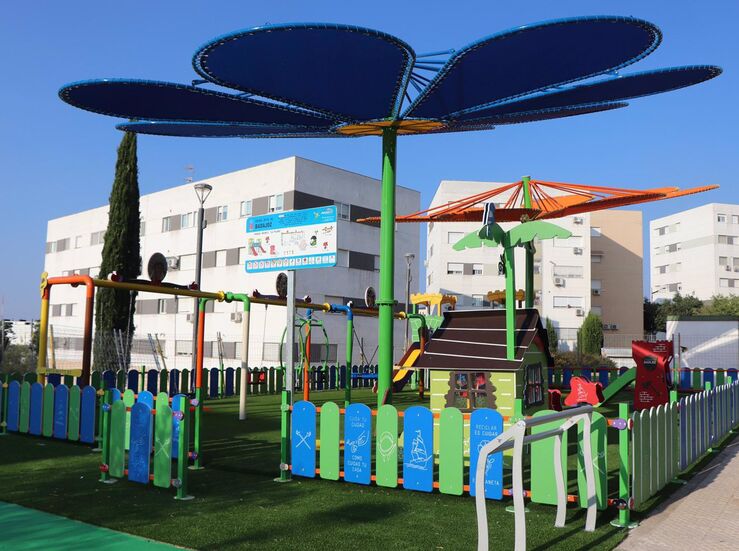 El Ayuntamiento de Badajoz instalar toldos en cinco juegos infantiles ms de la ciudad