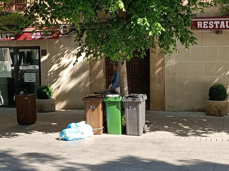 El servicio de recogida de basura puerta a puerta se refuerza durante el Womad