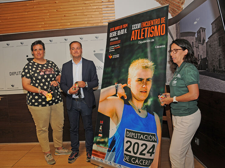 Unos 250 atletas participan en XXXVI Encuentro de Atletismo en El Cuartillo en Cceres