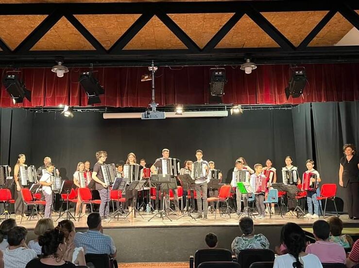 La Agrupacin Acordeonistas de Extremadura ofrece un concierto en Mrida
