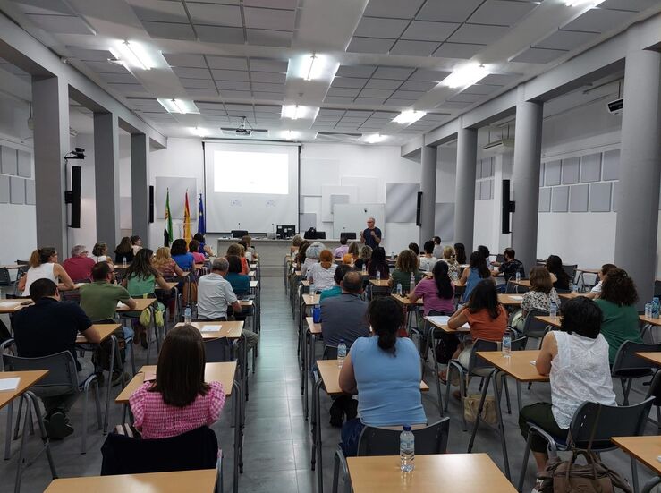 60 empleados pblicos de la Junta participan en un curso de bienestar psicoemocional