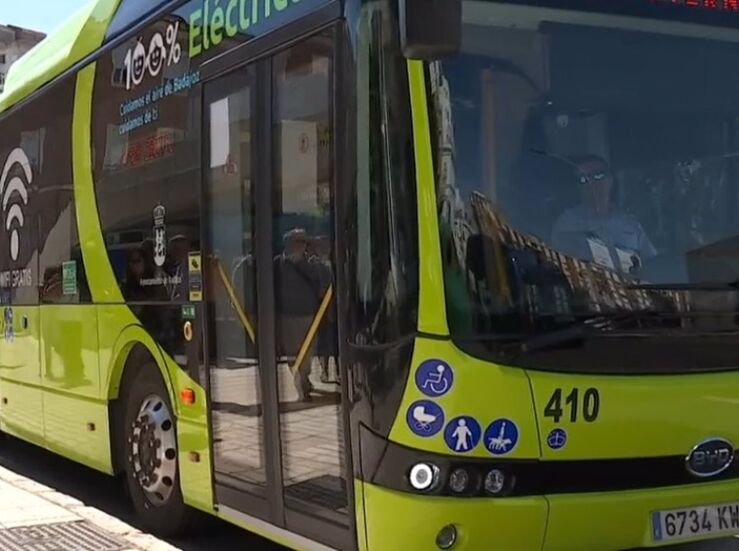 PSOE Badajoz tacha de chapuza la nueva parada de la lnea 12 en el aeropuerto 