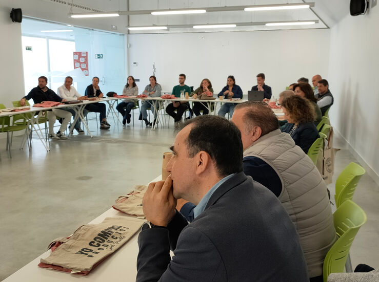 La Diputacin aborda la cooperacin y la innovacin en la Produccin Agroalimentaria