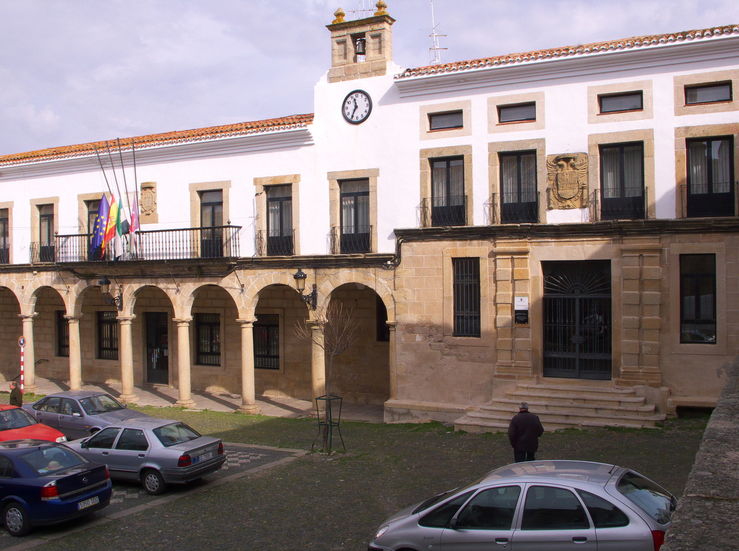El PP reclama servicios dignos para los vecinos de Valencia de Alcntara y comarca