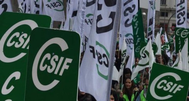 Csif Se Concentra Para Pedir Al Gobierno Cumplir Subida Salarial Del 2 Empleados Públicos 6383