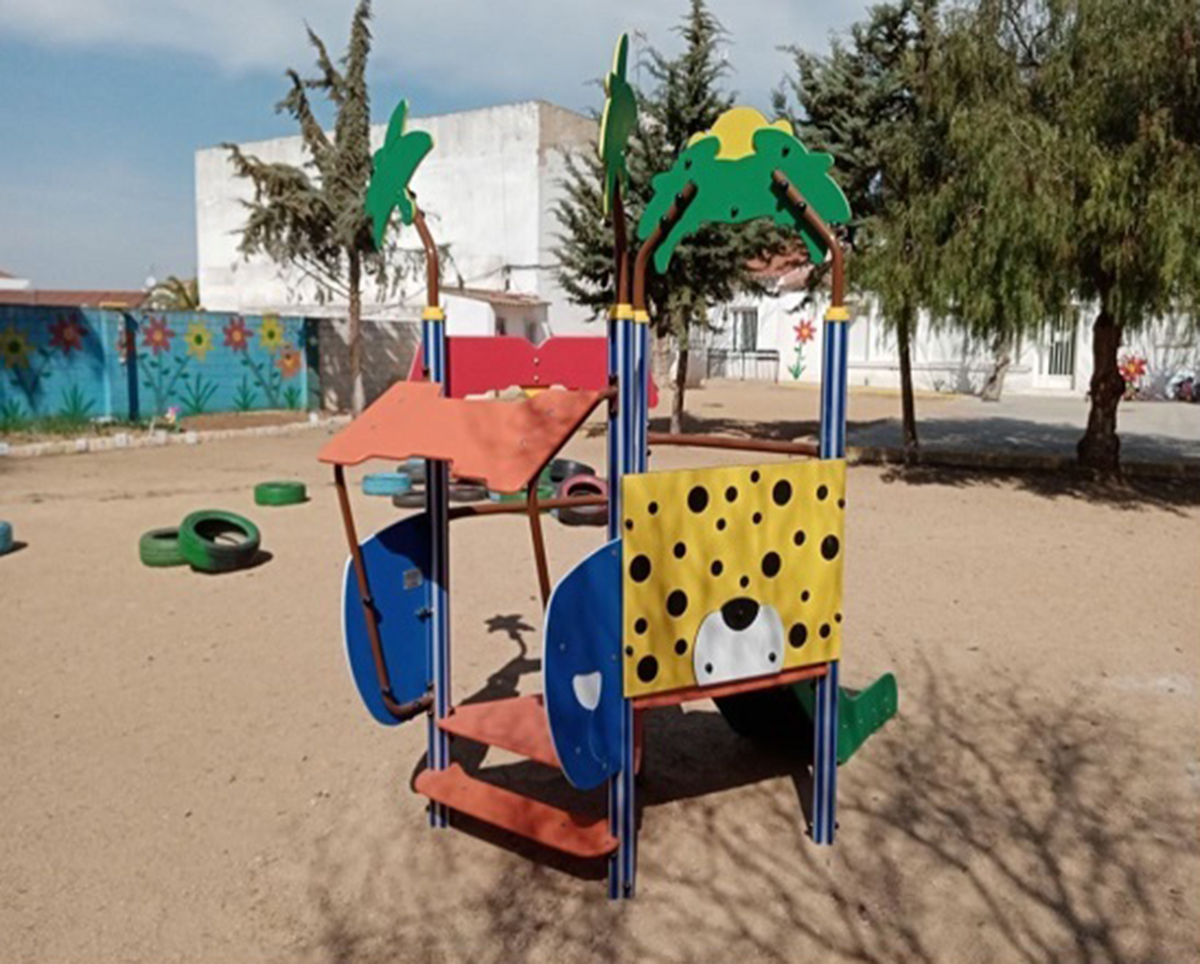 Parque infantil en Torremejía rehabilitado gracias al Plan Cohesion@.
