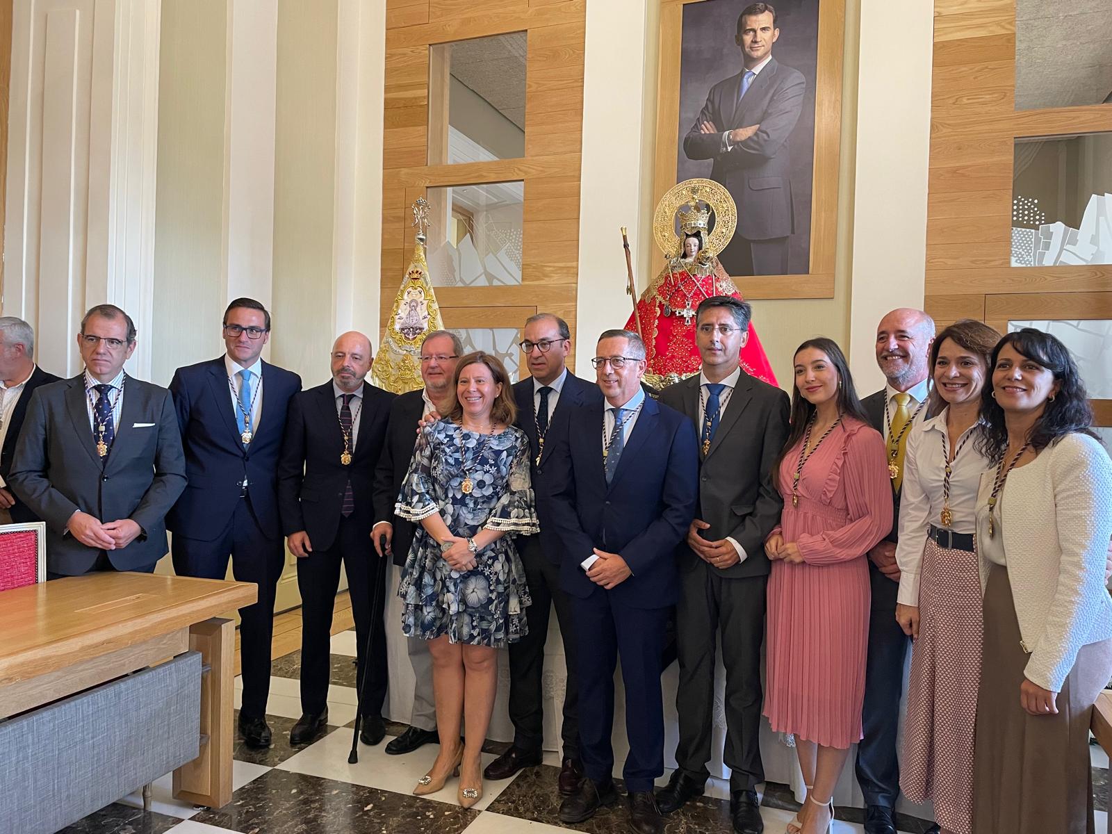 Recibimiento de la Virgen de la Montaña en el Ayuntamiento.